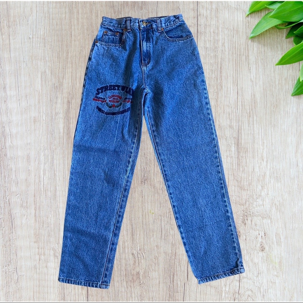 2/$30 || Street Wear Embroidered Mom Jeans